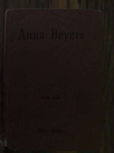 Mikro - Anna Beyers