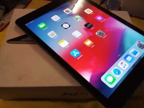 iPad Air WiFi + 4G + Box