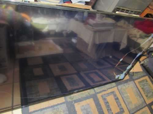 HiSense 55` Full High Definition EdgeLit LED Smart TV *** Screen Cracked ***