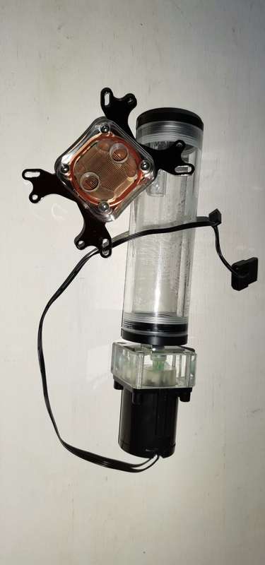 Liquid Cooling Reservoir, Pump and CPU Waterblock