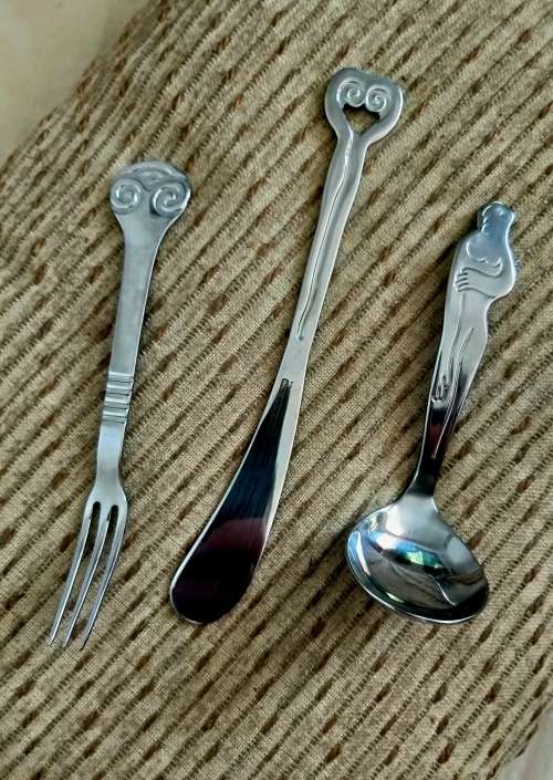 CARROL BOYES