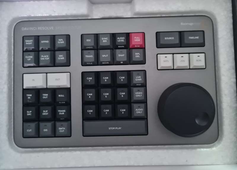 Blackmagic Design DaVinci Resolve Studio with Speed Editor (Activation Card)