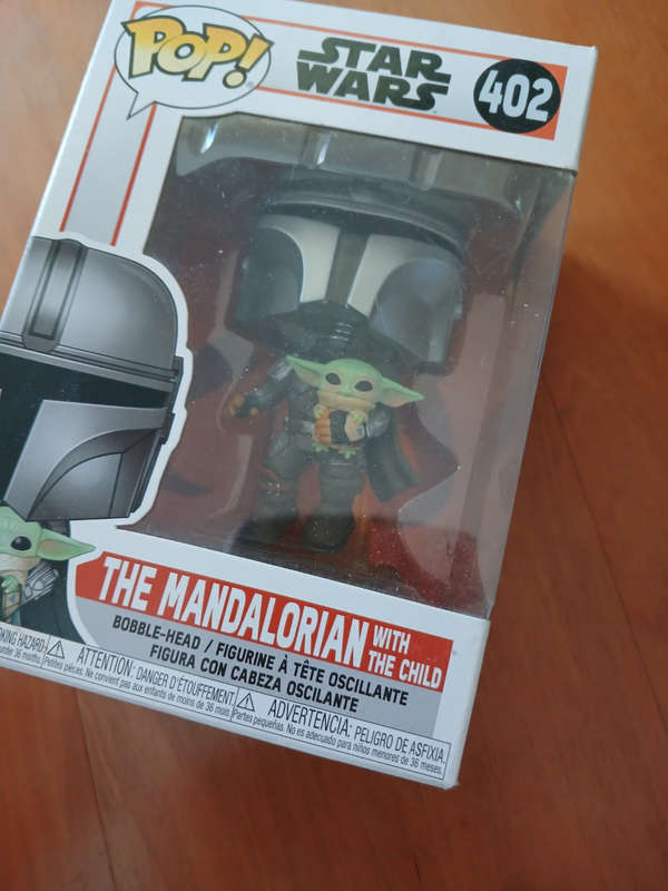 Funko Pop Mandalorian with Child 402