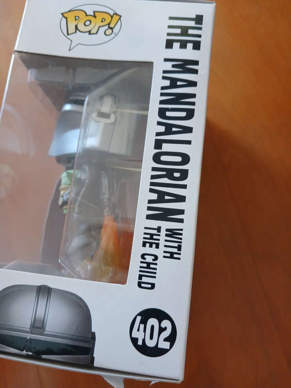 Funko Pop Mandalorian with Child 402