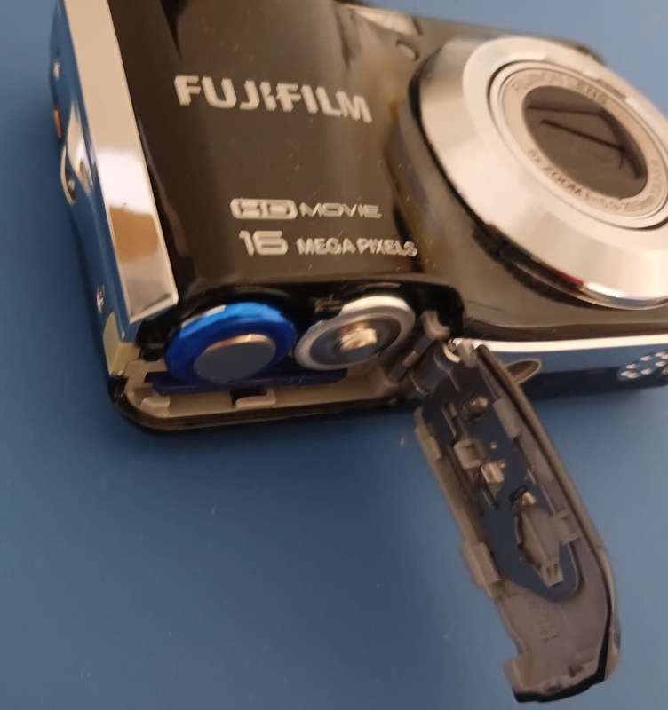 Fujifilm Finepix AX660 Digital Camera