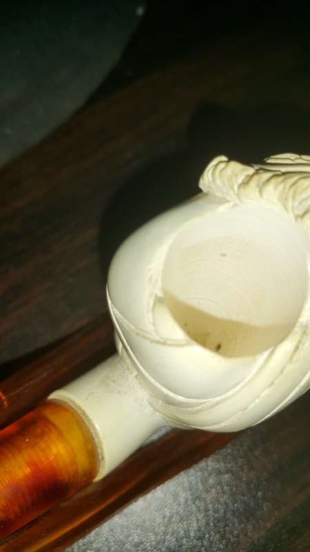 Meerschaum pipe with stand (Re-listed as there is slight damage to the rim - Price adjusted)