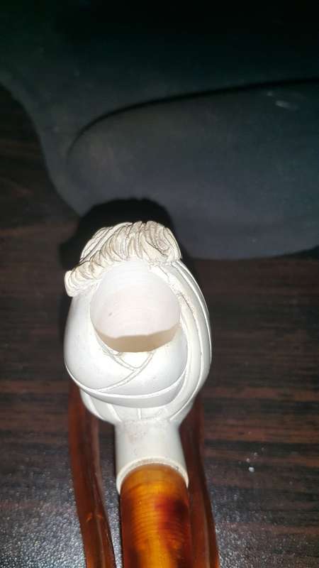 Meerschaum pipe with stand (Re-listed as there is slight damage to the rim - Price adjusted)