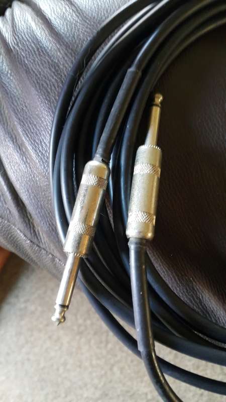 Guitar stand and 7 metre cable