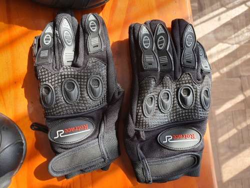 Berik Motorcycle Boots with Gloves