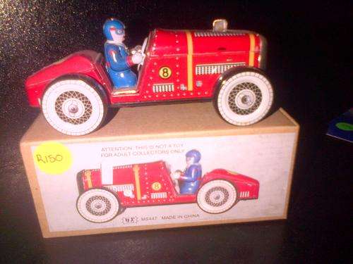 Metal wind up racing car