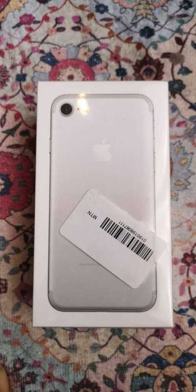 iPhone 7 32gb brand new sealed