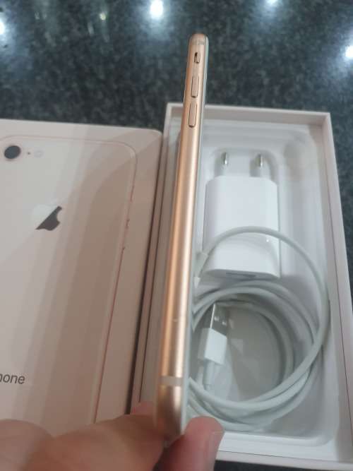 iPhone 8 64gb gold demo 9.9/10 condition
