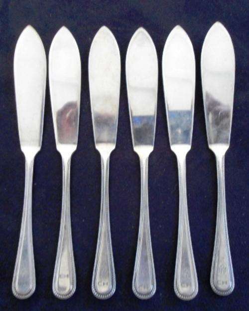 *** 6 Stunning Silver Plated fishknives ***
