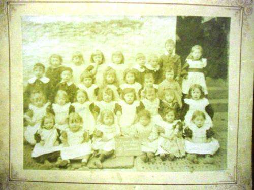 **** Lovely old photograph ***