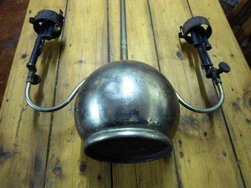 *** VINTAGE LAMP!! COLEMAN?? ***