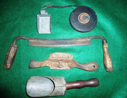 **R1/NR**  COLLECTION OF OLD TOOLS