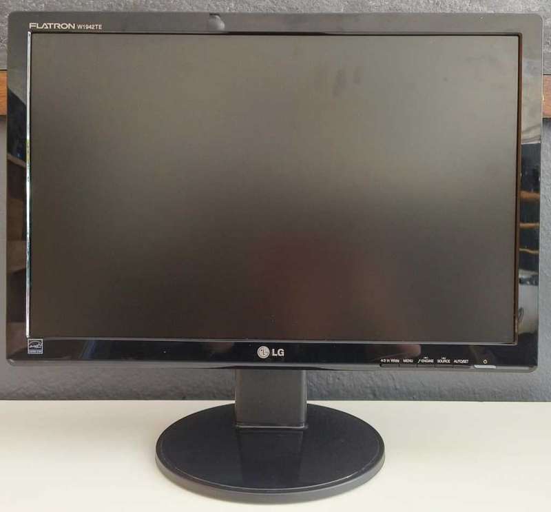 Core i5 7th gen Dell Optiplex 5050, 4G RAM, 256G SSD, Intel HD Graphics, 1y Warranty