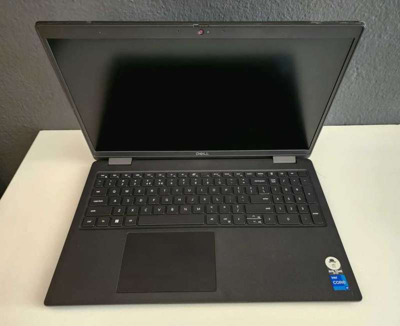 Core i7 11th gen Dell Latitude 3520, 16G RAM, 512NVMe, Intel Iris Xe Graphics, 2y wnty, Out of box N