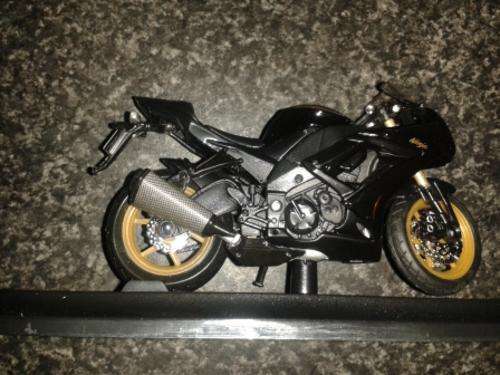Kawasaki Ninja - ZX -10R (Maisto Special Edition) Scale 1:18
