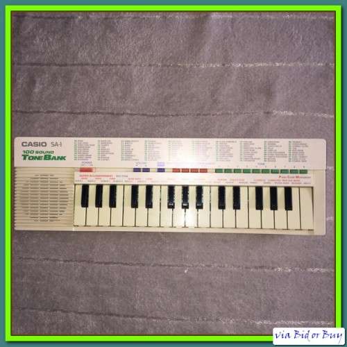 KEYBOARD - CASIO 100 SOUND TONE BANK - NO MANUAL, IN BOX (WORKING CONDITION)