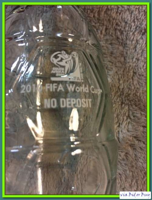 COKE/COCA-COLA CRATE WITH COCA COLA BOTTLE WITH FIFA WORLD CUP 2010 (250ML)