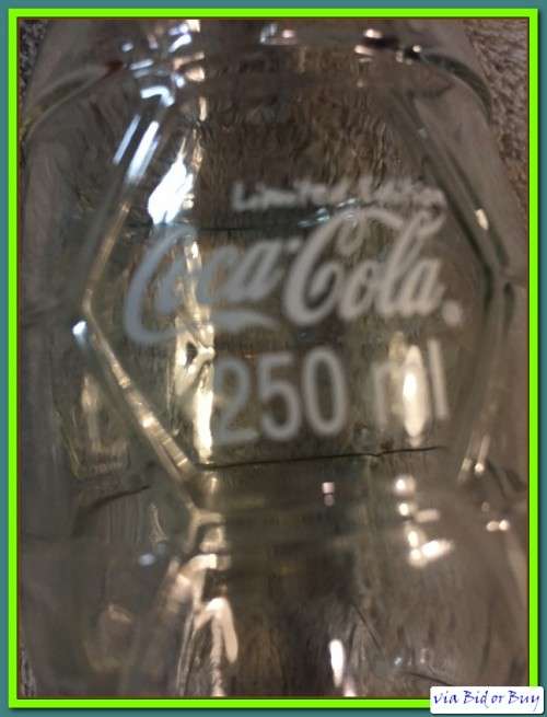 COKE/COCA-COLA CRATE WITH COCA COLA BOTTLE WITH FIFA WORLD CUP 2010 (250ML)