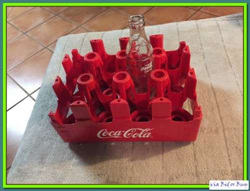 COKE/COCA-COLA CRATE WITH COCA COLA BOTTLE WITH FIFA WORLD CUP 2010 (250ML)