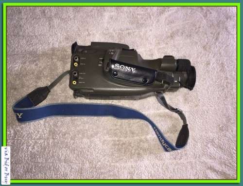 SONY HANDYCAM CCD-F350E AUTOFOCUS/AUTOLOCK (IN WORKING CONDITION)