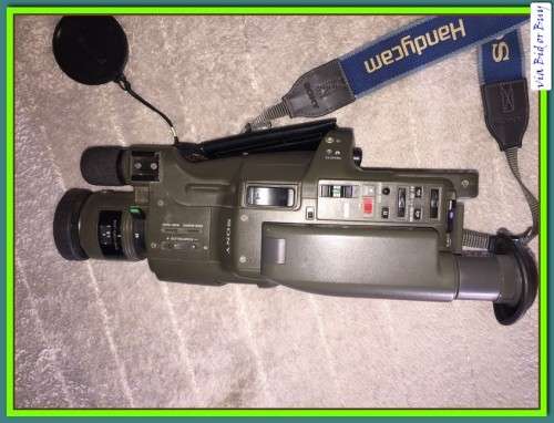 SONY HANDYCAM CCD-F350E AUTOFOCUS/AUTOLOCK (IN WORKING CONDITION)