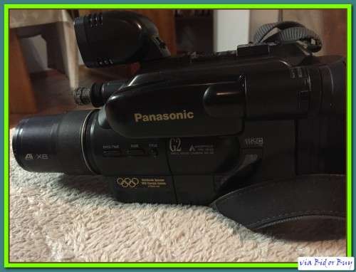 VINTAGE PANASONIC VIDEO CAMERA NV-G2B VHS COMPACT MOVIE CAMCORDER - NOT TESTED