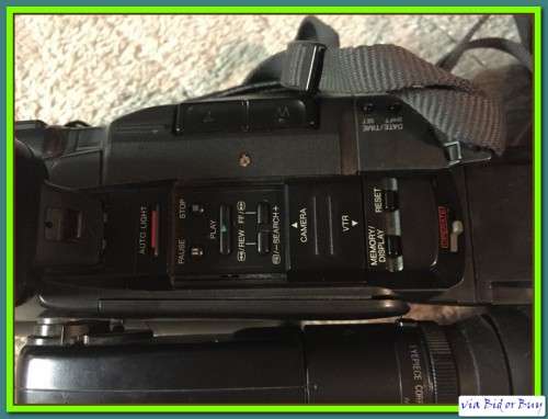 VINTAGE PANASONIC VIDEO CAMERA NV-G2B VHS COMPACT MOVIE CAMCORDER - NOT TESTED