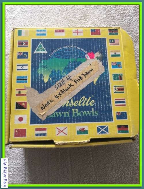 HENSELITE LAWN BOWLS - SIZE 4 "HEAVY" (AS PER PICS)