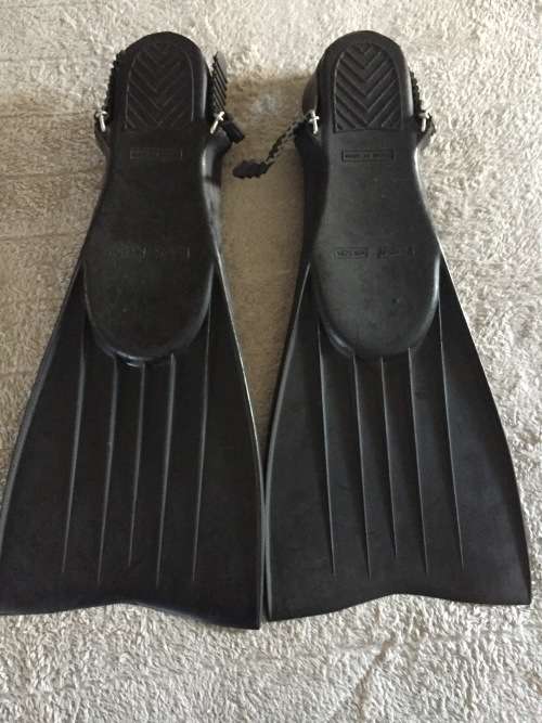 FINS/ FLIPPERS:CAPRI (FROM SPAIN) FINS SIZE 6 - 11 (38 - 43)