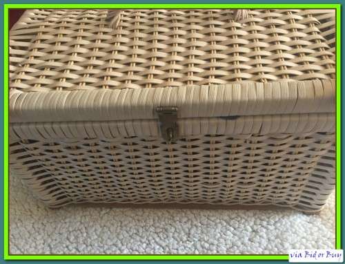 PICNIC BASKET (AS PER PICS) AS NEW