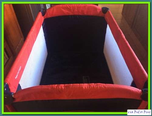 MACKOGO PORTABLE FOLD-UP COT (NAVY/RED/WHITE)