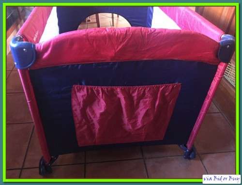 MACKOGO PORTABLE FOLD-UP COT (NAVY/RED/WHITE)