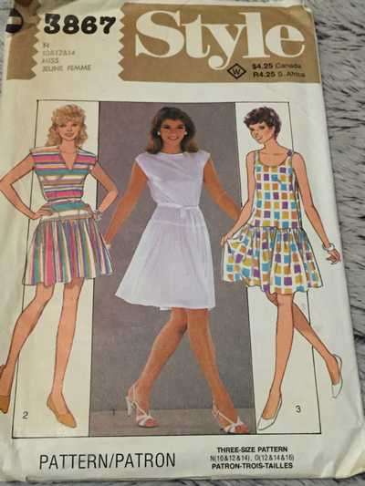 PATTERN STYLE  3867 - PULLOVER DRESS (SIZE 10&12&14, 10-16)