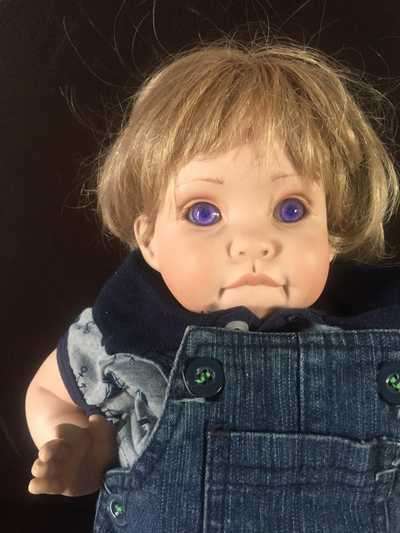 UNISEX PORCELAIN DOLL - 52CM WITH 4 TOPS/2PRS SHOES/6PR PANTS