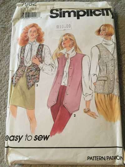 PATTERN SIMPLICITY 7982 - VESTS (SIZE 18-22, 6-22)