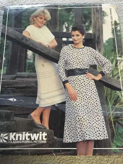 PATTERN KNITWIT 4300 (LADIES T-SHAPED DRESS & T-SHIRT (SIZE 6-22)