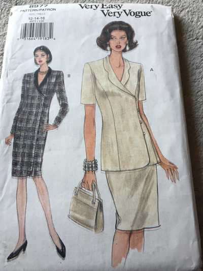 PATTERN VOGUE 8977 - DRESS, TOP, SKIRT (SIZE 12-14-16)