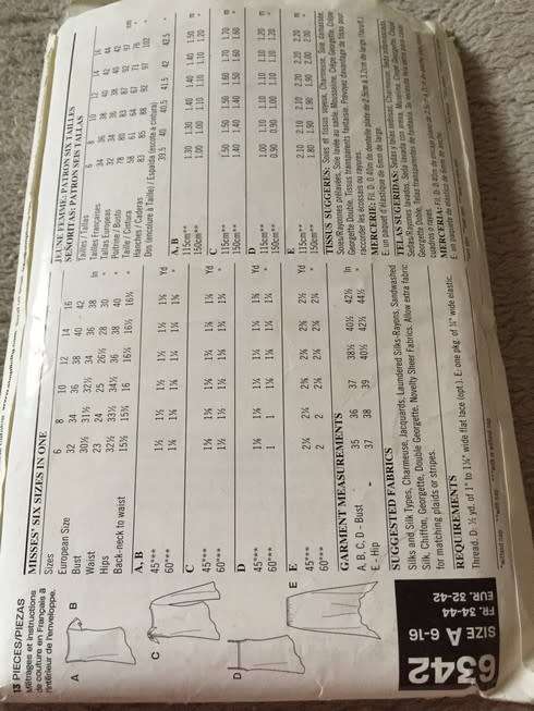 PATTERN NEW LOOK 6342 - TOP AND SKIRT (SIZE 8-16)