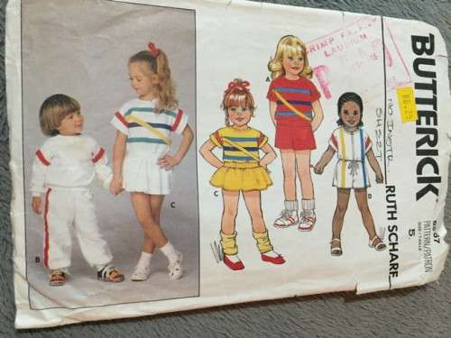 PATTERN BUTTERICK 6567 (NO INSTRUCTION SHEET) - KIDS DRESS/TOP/JUMPSUIT/SHORTS/PANTS (SIZE 5)