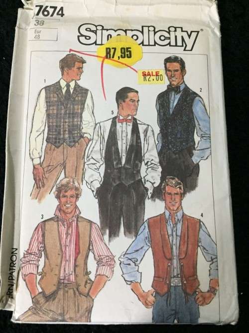 PATTERN SIMPLICITY 767 (UNUSED) - MEN'S SET OF VESTS (SIZE 38)