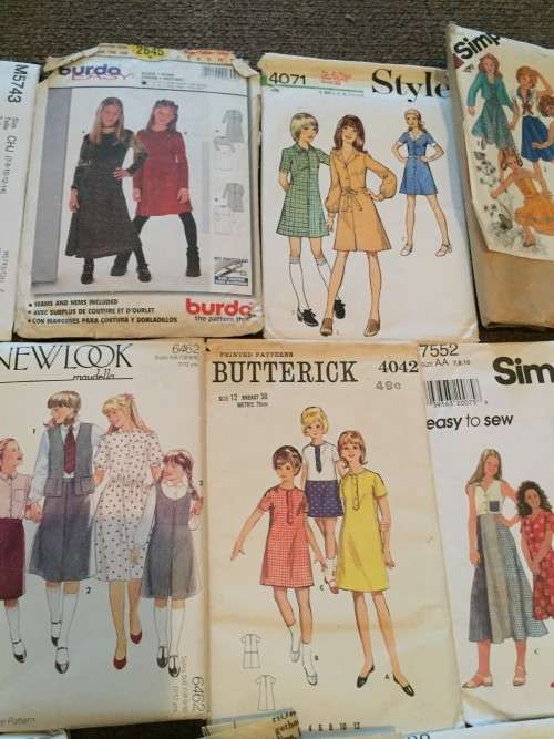 JOBLOT C: 18 TEENAGER PATTERNS (MAINLY GIRLS)