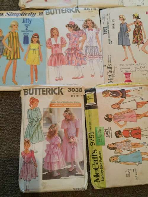JOBLOT C: 18 TEENAGER PATTERNS (MAINLY GIRLS)