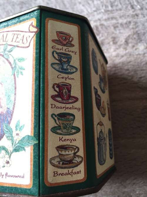 TIN - TRADITIONAL AND HERBAL TEAS