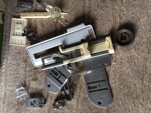 SINGER SPARE PARTS - AS PER PICS