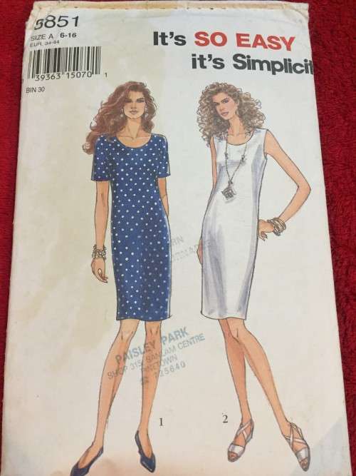 PATTERN SIMPLICITY 8851 - DRESS (SIZE 6-16)