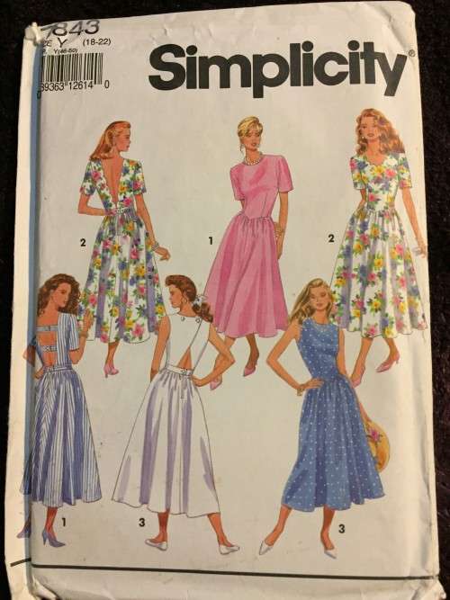 PATTERN SIMPLICITY 7843 - DRESS WITH BODICE VARIATIONS (SIZE 18-22) BIG SIZE